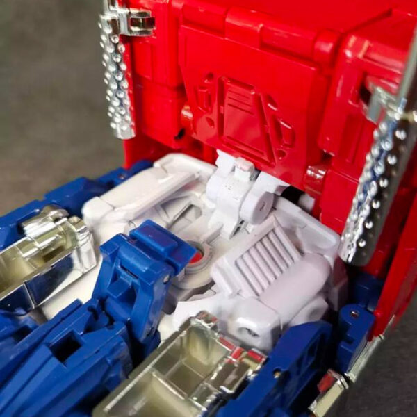 4th Party MP 44 Optimus Prime White Leg Version 07